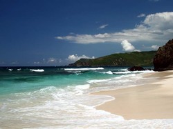 Pantai Selatan Lombok: Keindahan yang Menenangkan