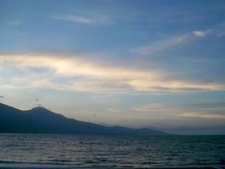 Pantai Talise, Pisang Goreng dan Saraba