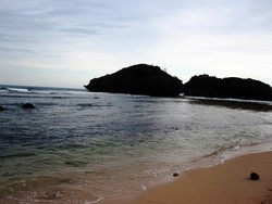 Pantai Watu Karung, Serasa Orang Terkaya Sedunia