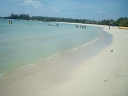 Pesona Pantai Bandengan