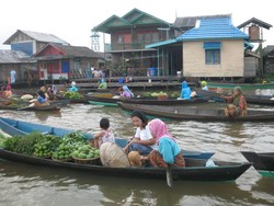 Pesona Sungai di Kota Seribu Sungai