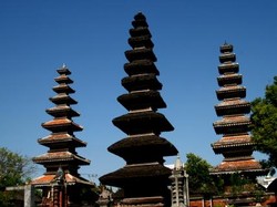 Pura Meru Cakranegara, Terbesar di Lombok