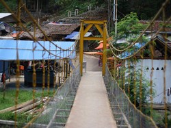 Relaksasi dan Menjaga Kesehatan Kulit di Pemandian Air Panas Cipanas