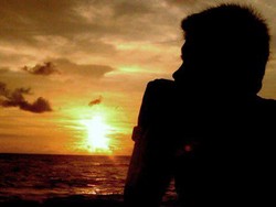 Saat Mentari Terbenam di Ujung Genteng