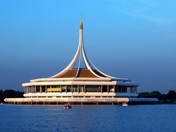 Saphan Sung, Bukan Hanya Nunun yang Betah di Sana