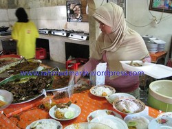 Sensasi Pedas dan Antrian Bebek Sinjay Madura