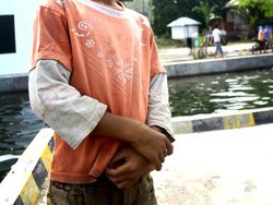 Seorang Anak  yang Menggugah Hati di Danau Ranau