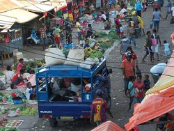 SINGGAH DI PASAR SANGGENG MANOKWARI