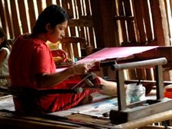 Sutra Tenun Suku Mandar