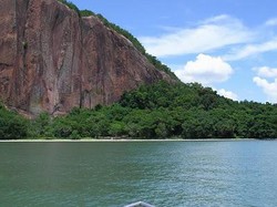 Tak Ada Berhala di Pulau Berhala