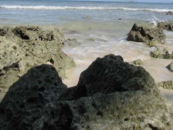 Tanjung Lesung: Mendung dan Cerah Bergantian