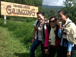 Wah! 620 Anak Tangga dan Pisang Galunggung Memikat Hati