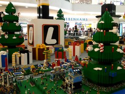 Wah! Ada Kota Lego Bernuansa Natal di Senayan City