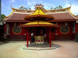 Wah! Vihara Dharma Bhakti Berbenah Jelang Imlek