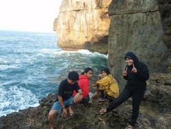 Wisata Ke Danau Kayangan Di Pulau Sempu