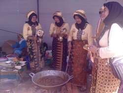 Yummy! Serunya Festival Rendang di Padang