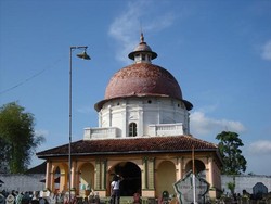 Ziarah ke Asta Tinggi