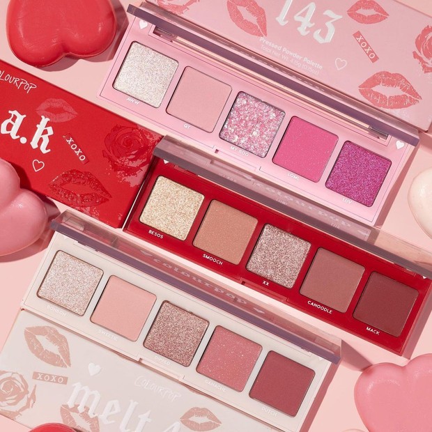 Koleksi pertama dari Valentine’s Day 2021 ada tiga palet eyeshadow dengan lima pan baru