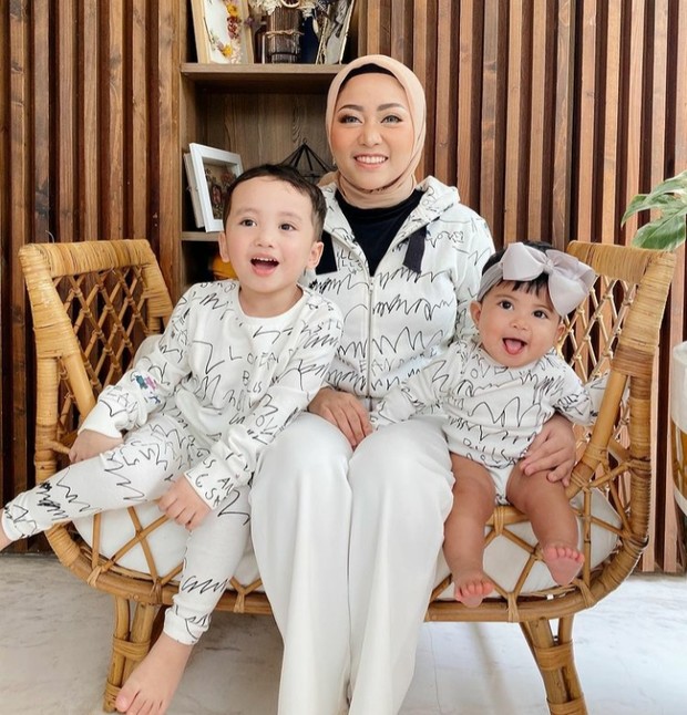 Kebersamaan Rachel Vennya dengan Kedua Anaknya