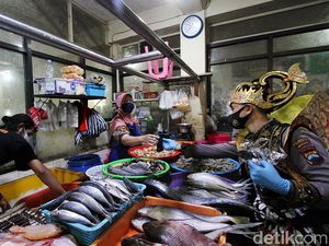 Gatotkaca Turun Tangan Sosialisasi Masker Gatotkaca Turun Tangan Sosialisasi Masker