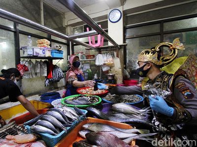 Gatotkaca Turun Tangan Sosialisasi Masker