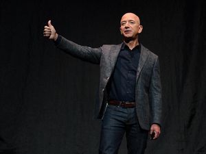 Jeff Bezos, Pria Rp 2.700 Triliun yang Lebih Suka Nyetir Honda Rp 20 Jutaan