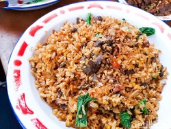 Jerowan Sambas: Nasi Goreng Paru dan Empal Mercon yang Pedas Nampol