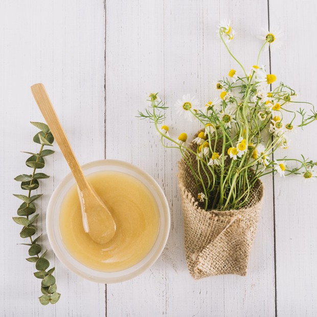 Minyak kamelia yang menjadi bahan skincare terpopuler.