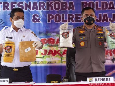Kapolda Metro dan Wagub DKI Musnahkan Barbuk Narkoba