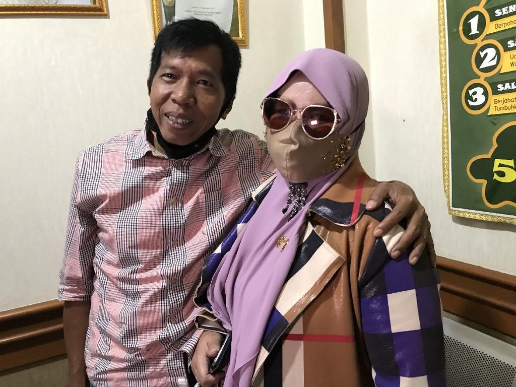Rohimah Ngaku Lega Perceraian dengan Kiwil Tinggal Ketok Palu Rohimah Ngaku Lega Perceraian dengan Kiwil Tinggal Ketok Palu