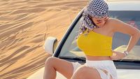 Foto: Model Seksi yang Dihujat karena Topless di Gurun Dubai