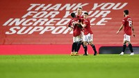 MU kembali membobol gawang lawan di menit ke-71. Scott McTominay melepaskan bola tembakan jarak jauh yang meluncur masuk ke jala Southampton tanpa bisa diantisipasi McCarthy. Setan Merah unggul 6-0. Laurence Griffiths/Pool via AP.