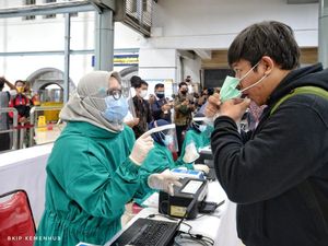 Menhub Cek Pemakaian GeNose di Stasiun Senen: Wajib Mulai 5 Februari