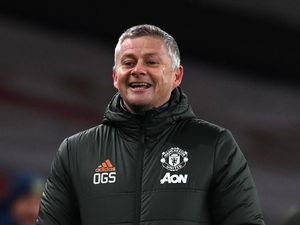 Top! Solskjaer Kasih Hadiah Natal ke Staf MU Top! Solskjaer Kasih Hadiah Natal ke Staf MU
