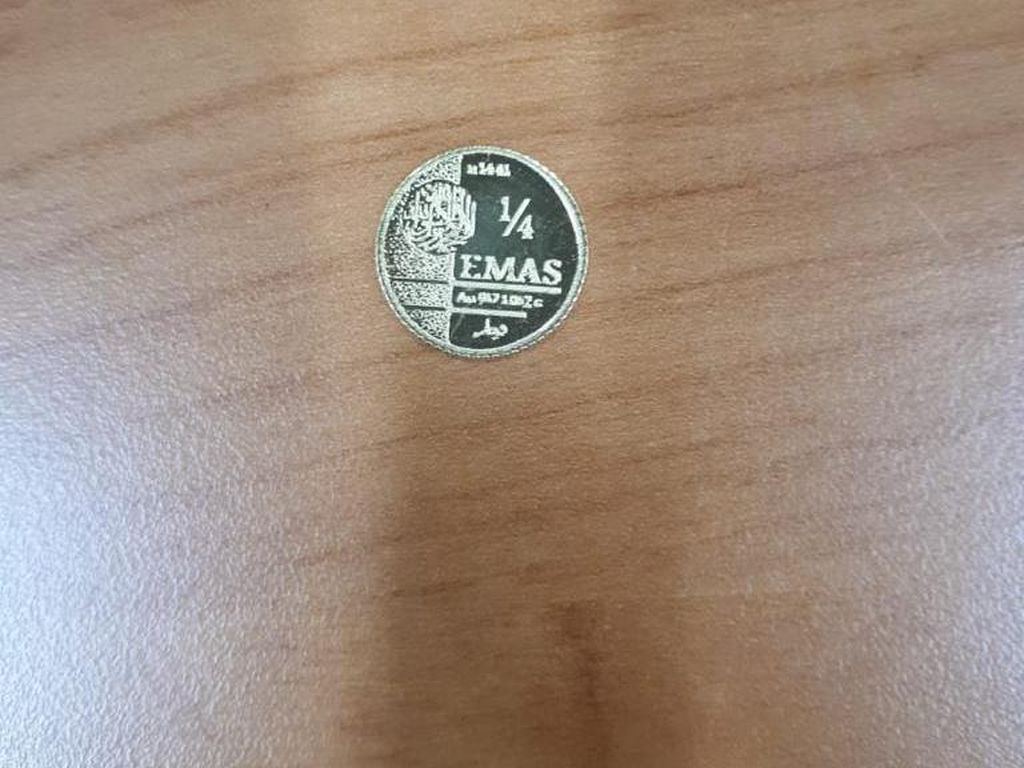 Bantah Klaim Zaim Saidi, Ini Penjelasan PT Antam Soal Penjualan Dinar-Dirham Bantah Klaim Zaim Saidi, Ini Penjelasan PT Antam Soal Penjualan Dinar-Dirham