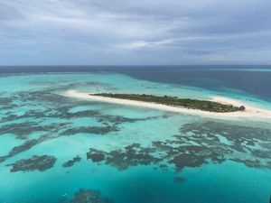 Potret Pulau Lantigiang yang Berada di Atol Terbesar Ke-3 di Dunia