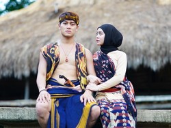 Foto Kompak Lesti Kejora & Rizky Billar Pakai Kain Sumba, Disangka Prewedding