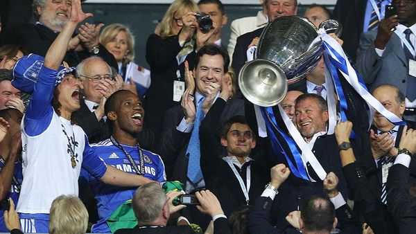 Roman Abramovich dan Piala-pialanya di Chelsea