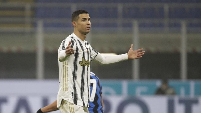 Juventus Cristiano Ronaldo reacts during the Italian Cup semi-final first leg soccer match between Inter Milan and Juventus at the San Siro stadium, in Milan, Italy, Tuesday, Feb. 2, 2021. (AP Photo/Luca Bruno)