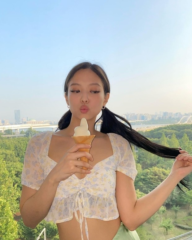 Gaya fashion Jennie