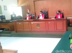 Raffi Ahmad Kembali Diwakili Pengacara di Sidang Gugatan Party Usai Vaksin