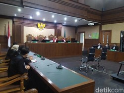 Nurhadi Bantah Terima Fee Urus Perkara PK di MA Rp 21 Miliar