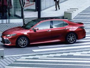Toyota Camry Dapat Penyegaran, Ini Tampilan Barunya Toyota Camry Dapat Penyegaran, Ini Tampilan Barunya