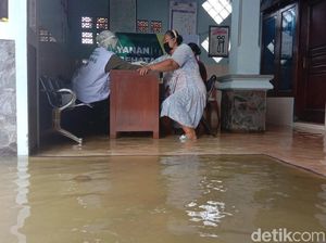 4 Hari Banjir di Kudus Belum Surut, Warga Mulai Diserang Penyakit
