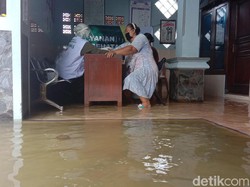 4 Hari Banjir di Kudus Belum Surut, Warga Mulai Diserang Penyakit
