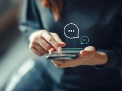 Jangan Coba-coba Install SocialSpy dan WhatsApp GB