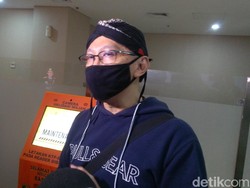 Abu Janda Cerita Ganasnya COVID-19 Bikin Tulang Remuk-Sering Drop