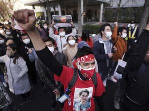 Aksi Protes Kudeta Militer Myanmar di Jepang Aksi Protes Kudeta Militer Myanmar di Jepang