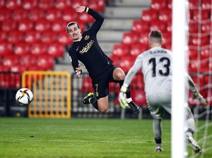 Granada Vs Barcelona, Panggung Pertunjukkan Antoine Griezmann Granada Vs Barcelona, Panggung Pertunjukkan Antoine Griezmann