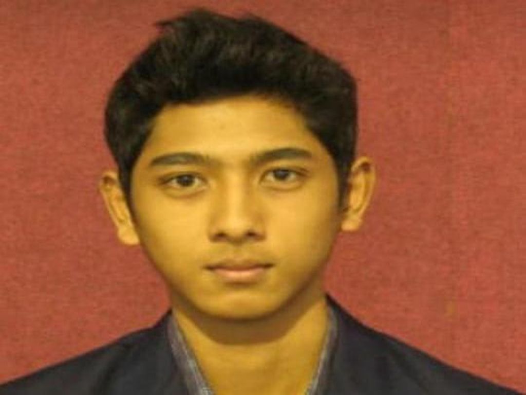 Viral Foto Zaman Kuliah Arya Saloka Pemeran Aldebaran di Ikatan Cinta Viral Foto Zaman Kuliah Arya Saloka Pemeran Aldebaran di Ikatan Cinta